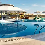 The Dome Luxury فندق يميناريا