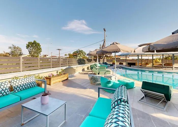 The Dome Luxury 4* يميناريا