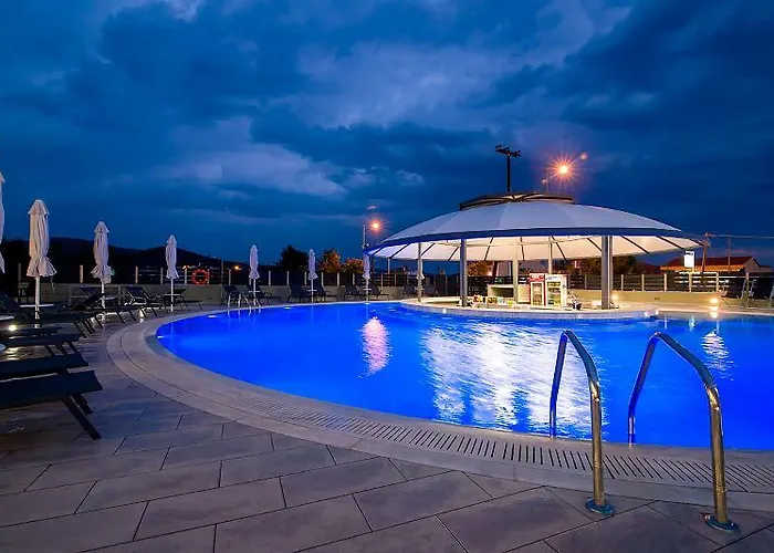 Otel The Dome Luxury 4*